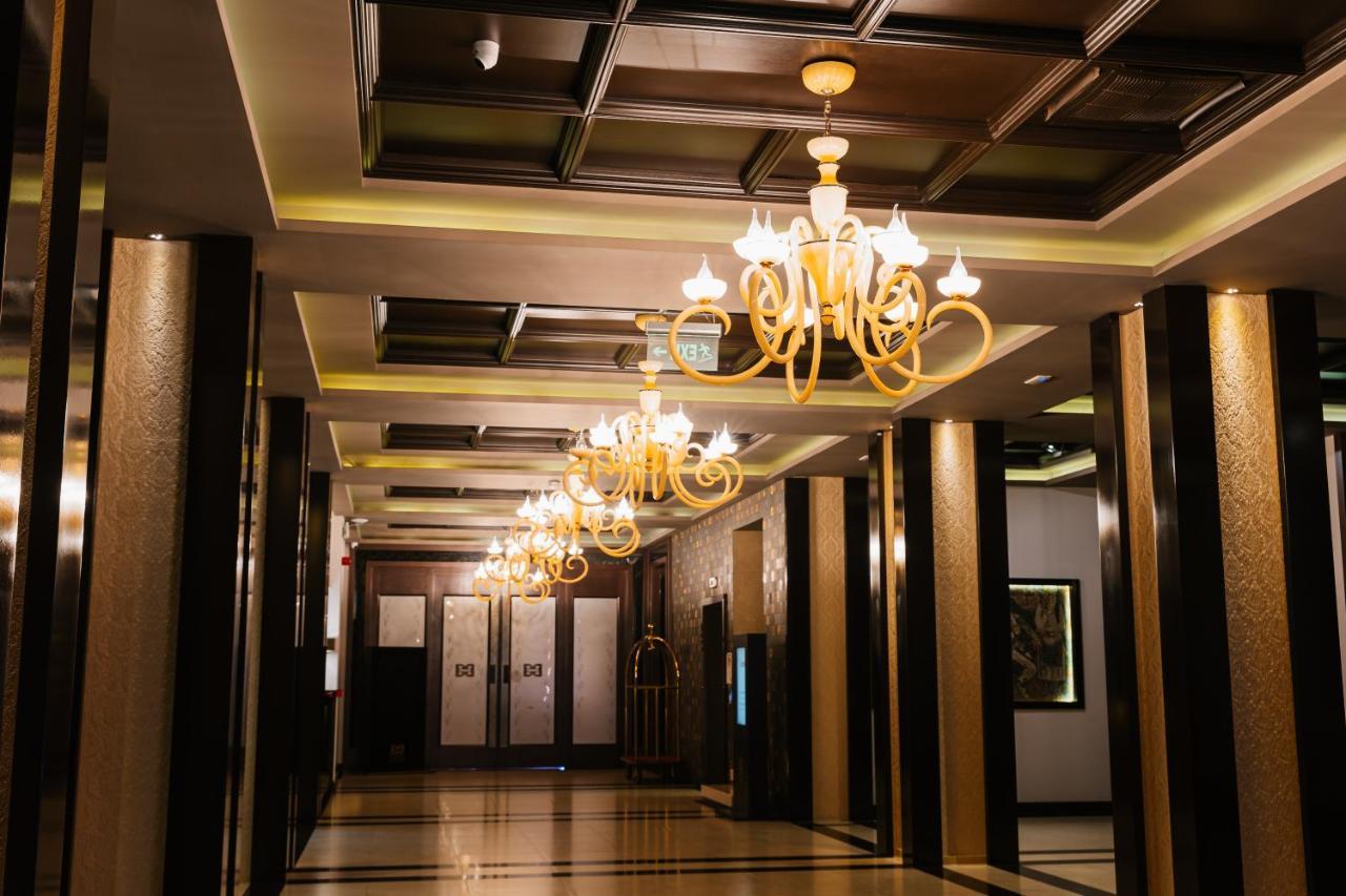 Hotel Dukagjini Pejë Esterno foto