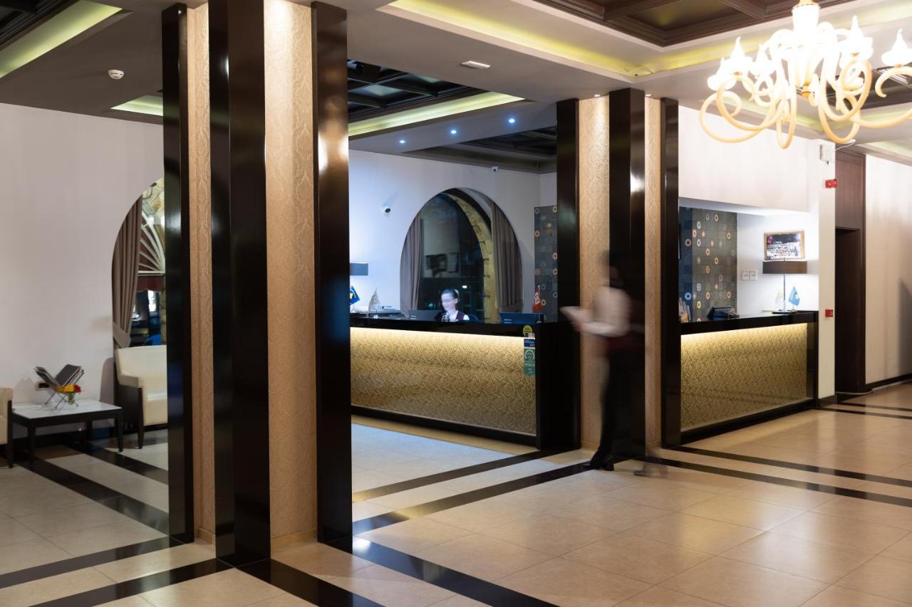 Hotel Dukagjini Pejë Esterno foto