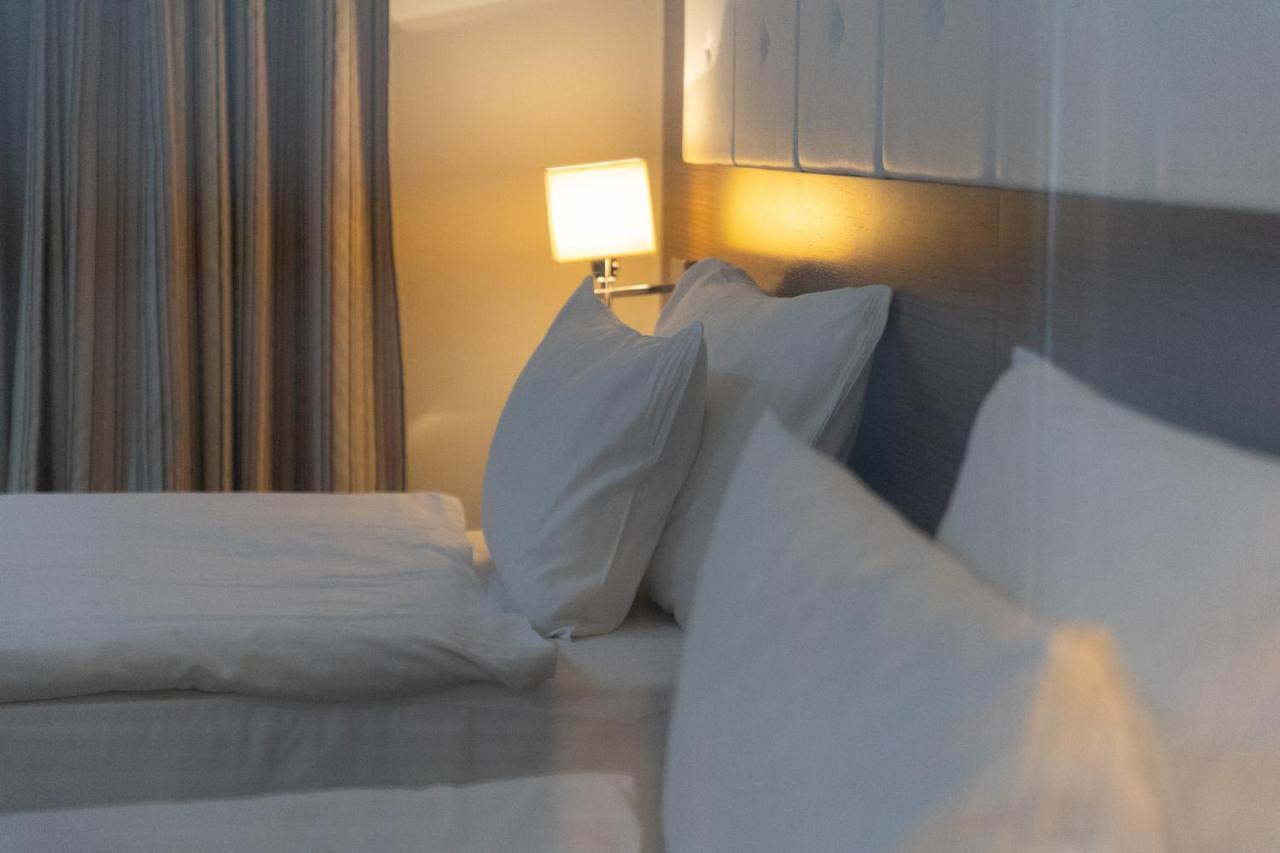 Hotel Dukagjini Pejë Esterno foto