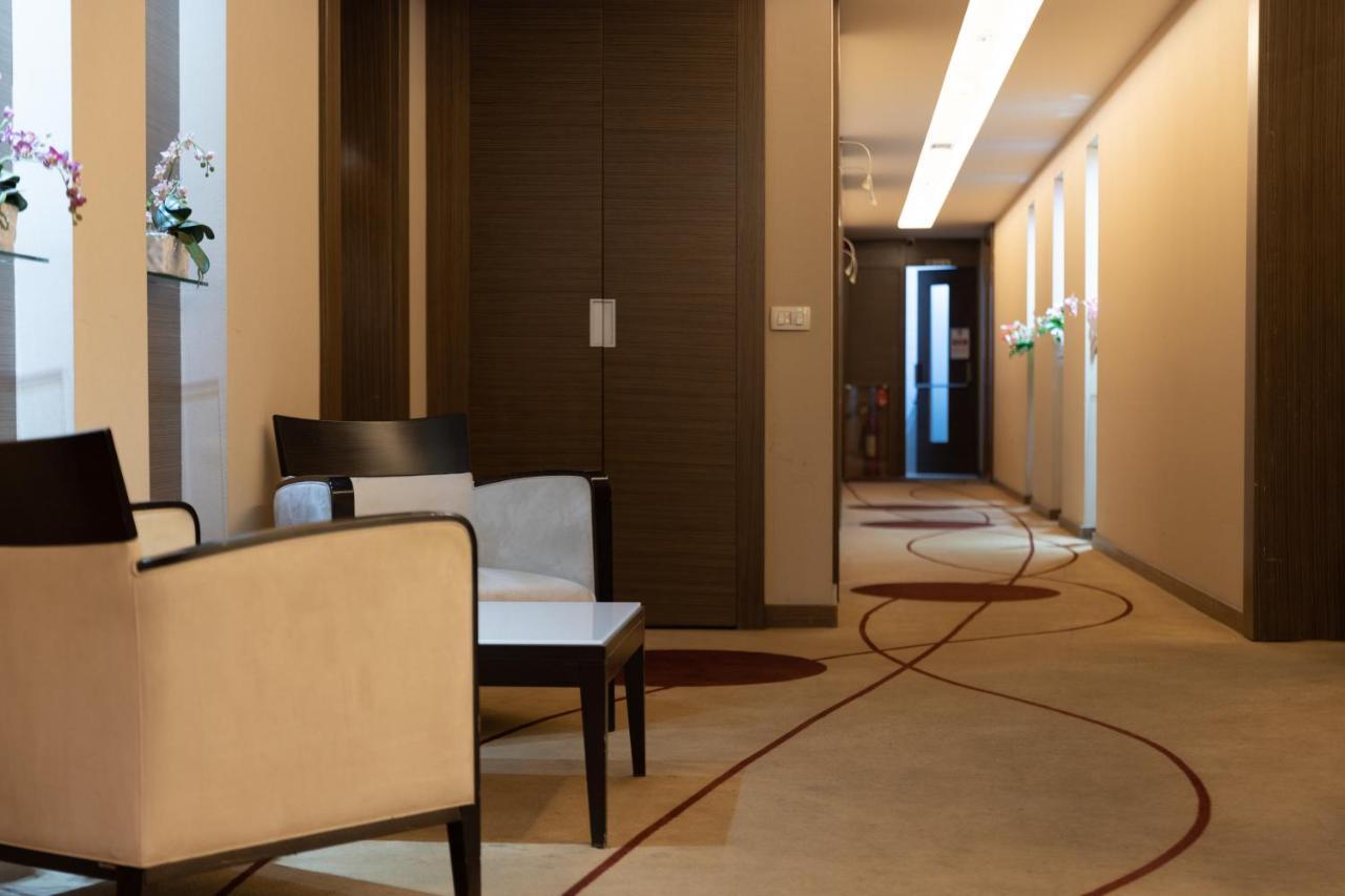 Hotel Dukagjini Pejë Esterno foto