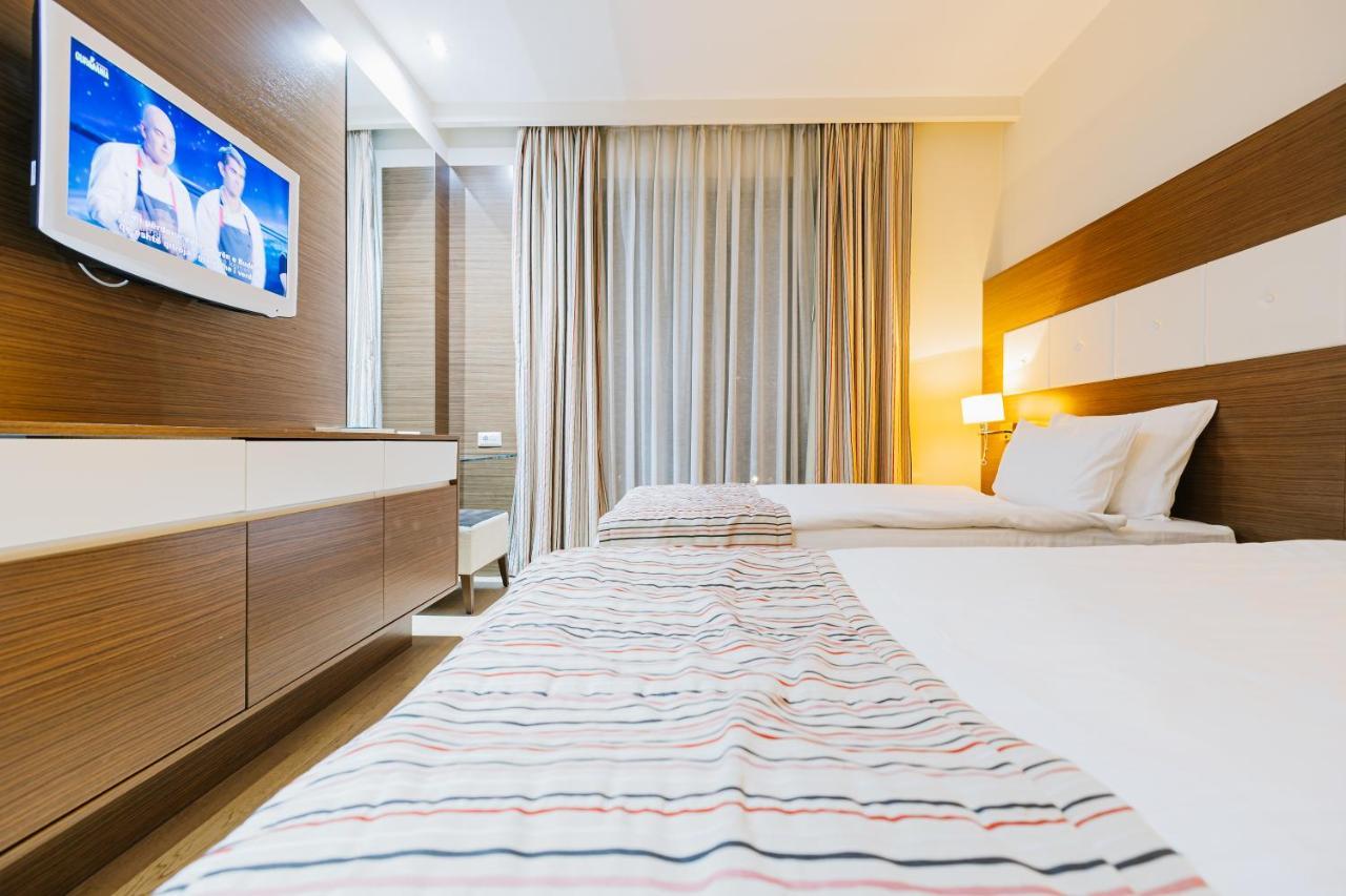 Hotel Dukagjini Pejë Esterno foto