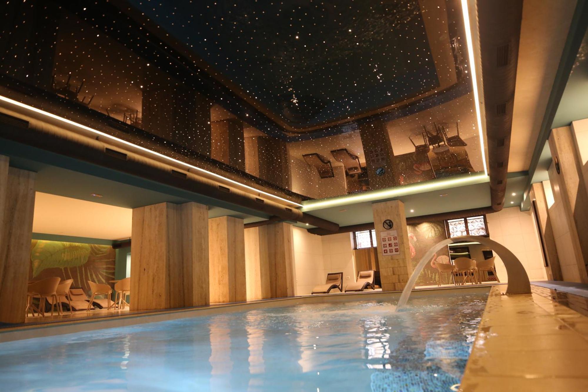 Hotel Dukagjini Pejë Esterno foto